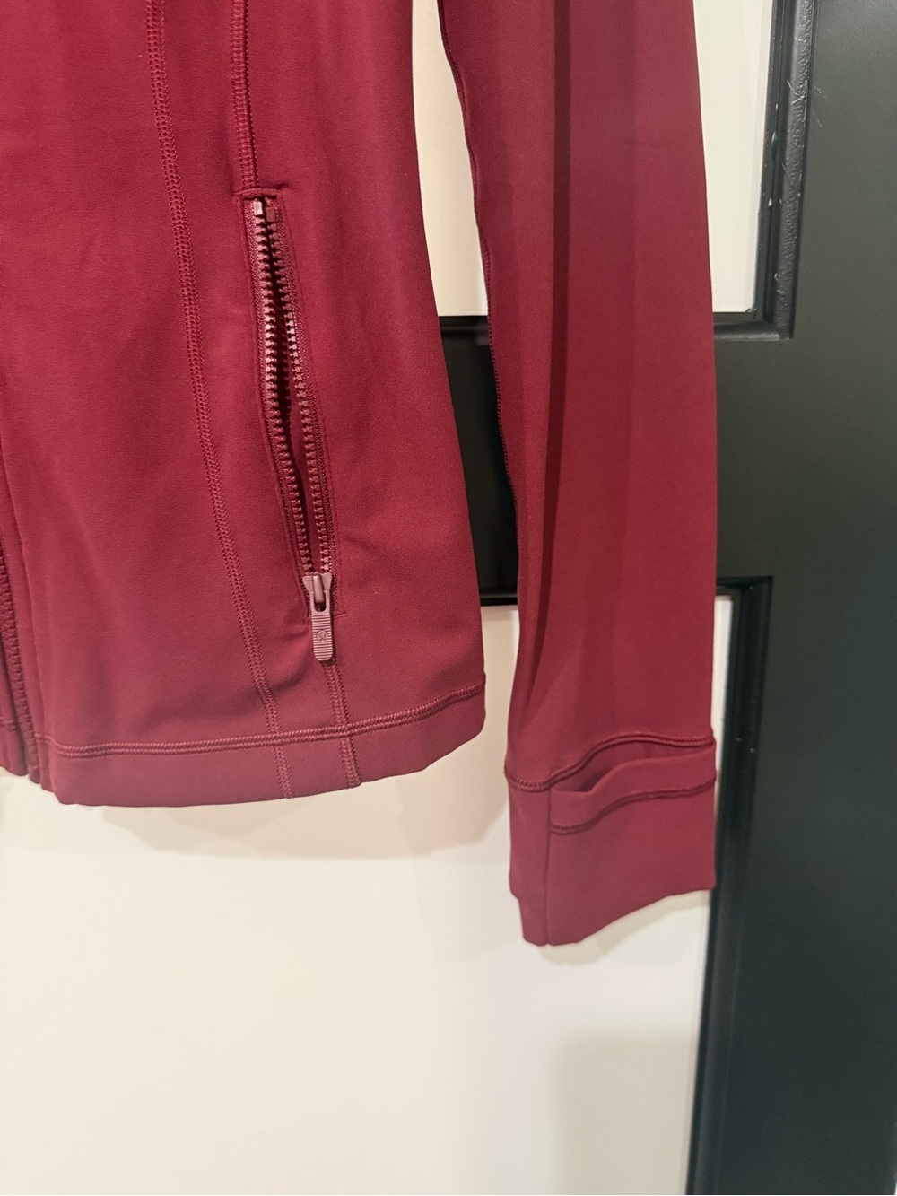 Lululemon Define Jacket Nulu Size 8 Burgundy Berry Full Zip Thumbholes - Picture 4 of 9